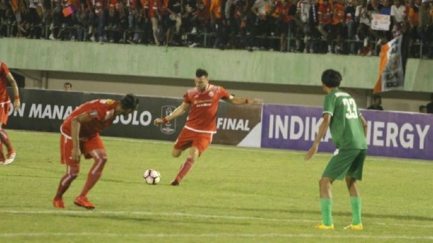 Marko Simic mencetak gol melalui tendangan bebas saat Persija mengalahkan PSMS 4-1.