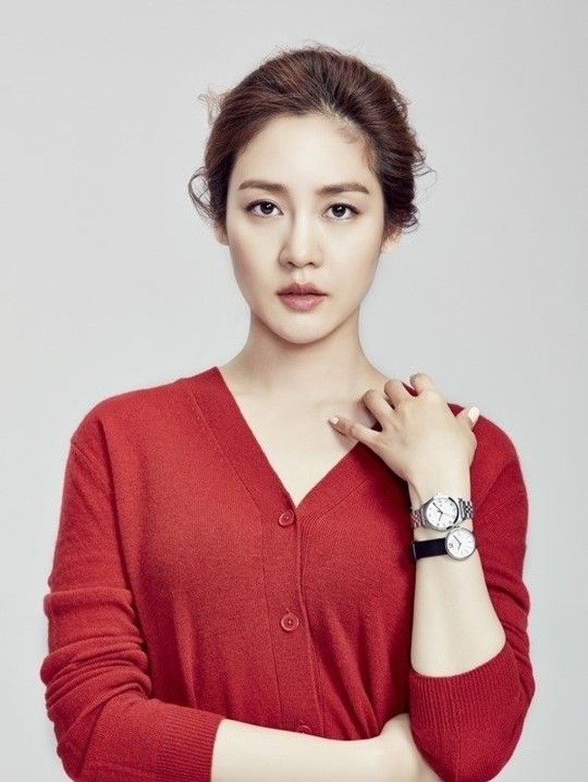 Ketika masih tergabung dalam idol group Fin K.L, Sung Yuri menerima sebuah surat yang dipenuhi kata-kata kasar. Setelah menyadari bahwa itu berasal dari seorang anti-fans, penyanyi kelahiran Jerman ini memutuskan untuk mencari tahu orang tersebut serta menelepon gurunya untuk melaporkan apa yang telah terjadi. Foto: istimewa