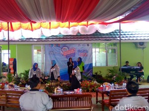 Peresmian Jaringan Wirausaha OK OCE, Warga Kemayoran Dangdutan