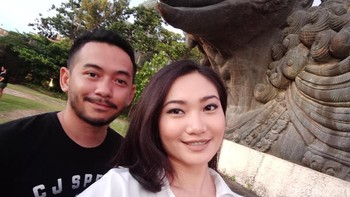 Seperti F5, hasil selfie tetap natural. Jambang masih terlihat jelas. Foto: Adi