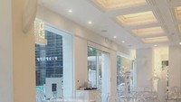 Billy Angel Cake Company yang ada di 23 Yeoui-dong, Yeongdeungpo-gu, Seoul, Korea Selatan ini wajib dikunjungi pencinta dessert. Furnitur dan dindingnya serba putih berkesan klasik elegan dan bikin betah.Foto: Instagram Billy Angel Cake Company