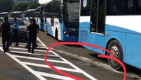 Dia memberi contoh dilatasi jalan. Jadi isu retakan berbahaya di flyover Jalan Kapten Tendean itu tak benar.  Foto: dok. Dinas Bina Marga DKI