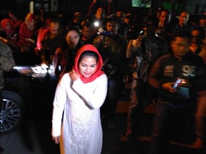 Safari ke Kediri, Puti Bermalam di Rumah Warga