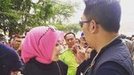 Begini Gaya Ridwan Kamil Saat Mencicipi Makanan Enak