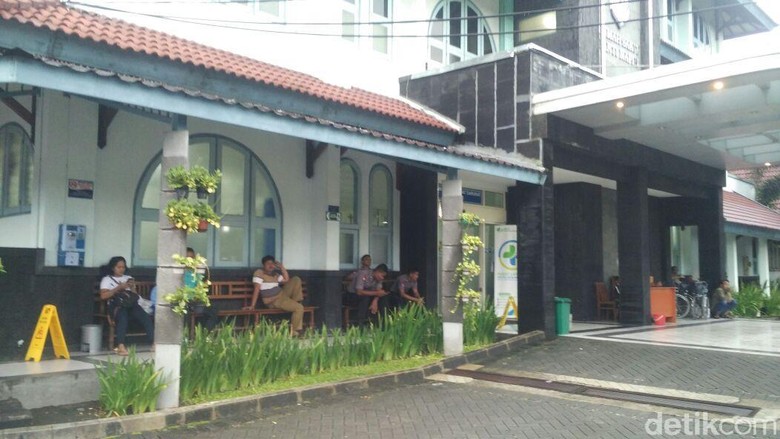 Sultan HB X Akan Jenguk Korban Penyerangan Gereja Lidwina Sultan HB X Akan Jenguk Korban Penyerangan Gereja Lidwina