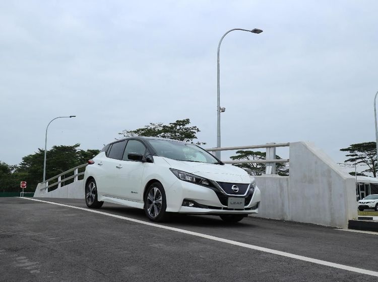 Merasakan Nyamannya Mobil Listrik Terlaris di Dunia