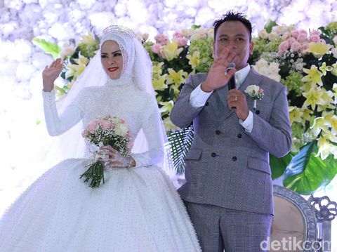 Vicky Prasetyo dan Angel Lelga