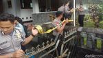 Foto: Olah TKP di Gereja Lidwina Sleman yang Diserang