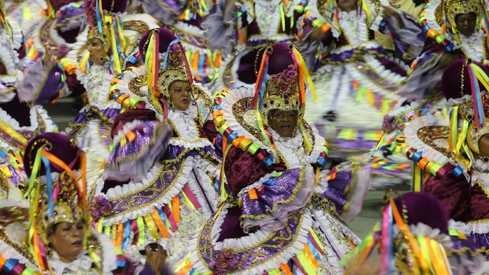 A reveller from the X-9 Paulistana Samba School takes part in Carnival at Anhembi Sambadrome in Sao Paulo, Brazil February 10, 2018. REUTERS/Paulo Whitaker
