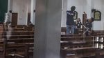 Foto: Olah TKP di Gereja Lidwina Sleman yang Diserang