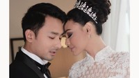 Selamat berbahagia untuk pasangan Whulandary Herman dan Nik Ibrahim. (Foto: dok. Instagram anazofficial)