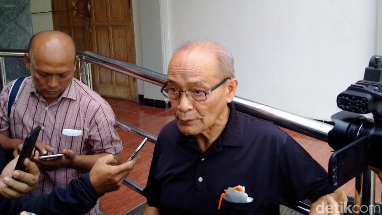 Datangi Gereja Lidwina yang Diserang, Buya Syafii: Saya Kecewa Berat Datangi Gereja Lidwina yang Diserang, Buya Syafii: Saya Kecewa Berat