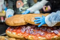 Begini Tampilan Bagel Seberat 96 Kilogram yang Siap Pecahkan Rekor