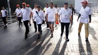 Menlu Retno Marsudi dan Ketua Panitia Pelaksana Asian Games 2018 (INASGOC) Erick Thohir juga ikut dalam kegiatan jalan santai.