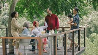 Family Potrait, tulis Rio dalam akun Instagramnya. Ini terlihat keluarganya sedang berkumpul bersama. (Foto: Instagram riodewanto)