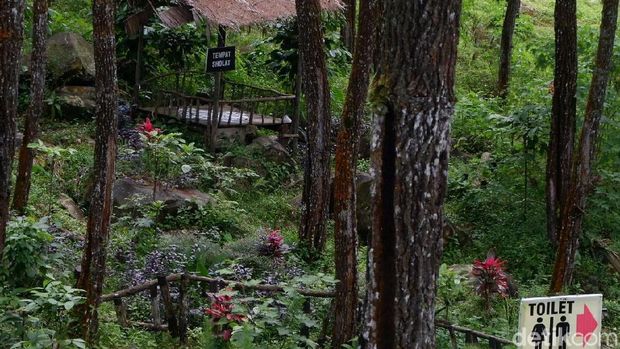 Taman wisata Sigadung, Banjarnegara yang kini tutup karena terdampak tanah bergerak.