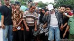 Isak Tangis Iringi Pemakaman Korban Kecelakaan Tanjakan Emen