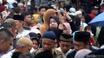 Ribuan Warga Lepas Korban Kecelakaan Maut ke Peristirahatan Terakhir