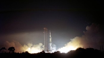 Detik-detik Apollo 17 mengangkasa. Ini adalah misi keenam dari program Apollo sekaligus terakhir di mana manusia berhasil menginjakkan kakinya di Bulan. Foto: NASA
