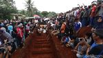 Satu Persatu Korban Kecelakaan Maut Dimakamkan