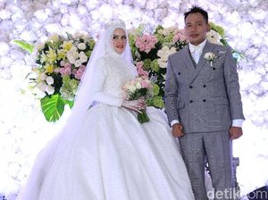 Vicky Prasetyo dan Angel Lelga Gelar Resepsi Kedua di Disneyland