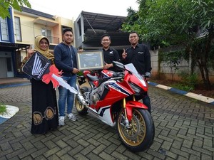 Ini Orang Indonesia Pertama yang Punya Moge Honda CBR1000RR SP