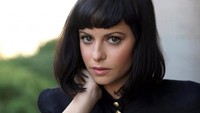 Perempuan ini merupakan CEO Nasty Gal Sophia Amoruso. Para fashionista pasti sudah mengenal Nasty Gal. Nasty Gal merupakan situs belanja online yang menawarkan koleksi busana untuk para wanita berjiwa bebas yang tak takut tampil seksi serta berbeda. Perempuan berusia 30 tahunan ini tampak cantik sekali ya. Istimewa/Lolwot.