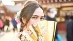 So Pretty! Gaya Shandy Aulia Kenakan Kimono di Jepang