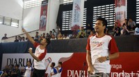 Tontowi bertugas melatih anak-anak laki-laki bersama pebulutangkis jebolan PB Djarum lainnya seperti Berry Angriawan dan pemain junior Reyhan Kusharjanto dan Rinov Rivaldy.