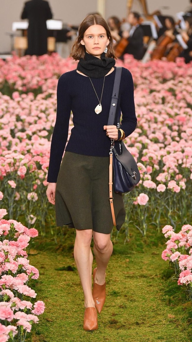 Koleksi terbaru Tory Buch ini dipamerkan di New York Fashion Week 2018, Bridge Market, New York City, Jumat (9/2/2018). (Photo by Slaven Vlasic / Getty Images)