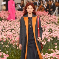Koleksi terbaru Tory Buch ini dipamerkan di New York Fashion Week 2018, Bridge Market, New York City, Jumat (9/2/2018). (Photo by Slaven Vlasic / Getty Images)