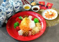 5 Restoran di Hotel Berbintang Ini Sajikan Yee Sang untuk Rayakan Tahun Baru