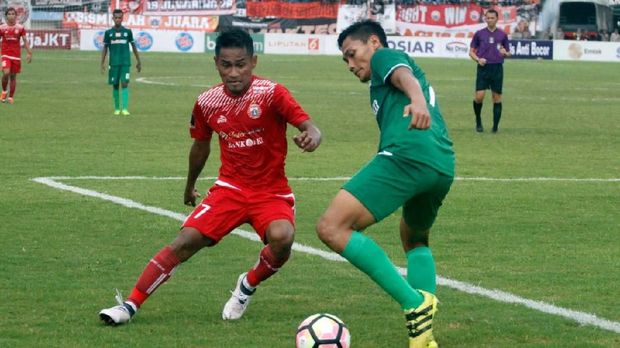 Persija jakarta unggul di lini tengah pada babak pertama laga final Piala Presiden 2018.