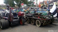 Ratusan club vespa dari berbagai penjuru tanah air tumpah di alun-alun kota Purworejo memeriahkan ajang tahunan tersebut.