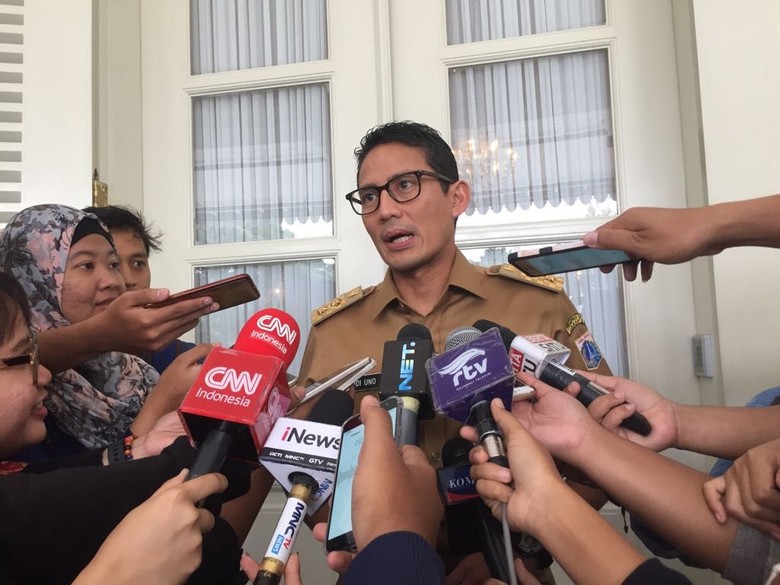 Sopir Angkot Demo Feeder TransJ, Sandi: Kami Coba Cari Solusi Sopir Angkot Demo Feeder TransJ, Sandi: Kami Coba Cari Solusi