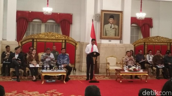 Buka Sidang Kabinet, Jokowi Beri Selamat ke Menteri Terbaik Dunia