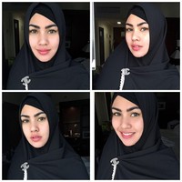 Kartika Putri berhijab dengan gaya yang sederhana. Untuk mempermanis penampilannya, ia sering menyematkan bros di bagian bahu.Foto: Instagram/KartikaPutriWorld
