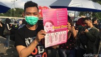 Foto: Massa menilai Pasal Zina mengancam perempuan. (Arief-detikcom)