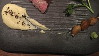 Lewat akun instagramnya @kartikaputriworld, ia memposting banyak foto makanan. Yang ini adalah foto steak, lewat captions ia mengatakan the best beef ever! Enak banget ya? Foto: Instagram