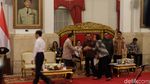 Foto: Jokowi Beri Selamat ke Sri Mulyani Menteri Terbaik Dunia