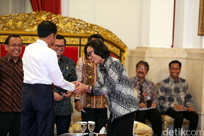 Momen Jokowi Beri Selamat Kepada Menteri Terbaik Dunia