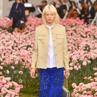 Koleksi terbaru Tory Buch ini dipamerkan di New York Fashion Week 2018, Bridge Market, New York City, Jumat (9/2/2018). (Photo by Slaven Vlasic / Getty Images)