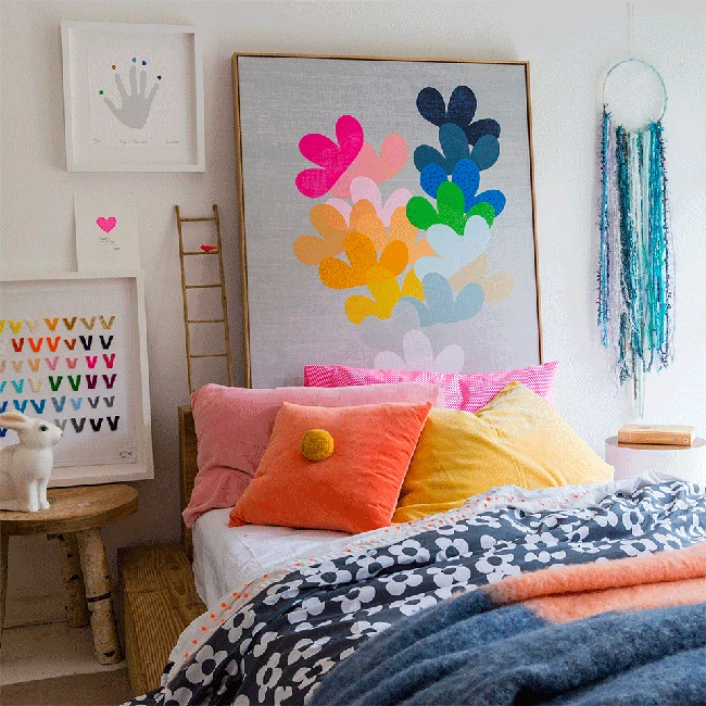 Untuk kamar anak, pilih furnitur velvet dengan warna-warna lembut atau pastel. Bisa Anda terapkan pada sofa, karpet atau sarung bantal hias. Foto: istimewa