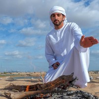 Pangeran Hamdan satu sekolah dengan keluarga kerajaan Inggris. Setelah lulus dari sekolah Dubai School of Government, Sheikh Hamdan melanjutkan sekolah militer Military Academy di Inggris yang merupakan sekolah yang sama dengan Pangeran William dan Pengeran Harry. Kemudian Hamdan berkuliah di London School of Economics.  Foto: Instagram