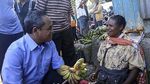 Cagub NTT Benny K Harman Blusukan ke Pasar