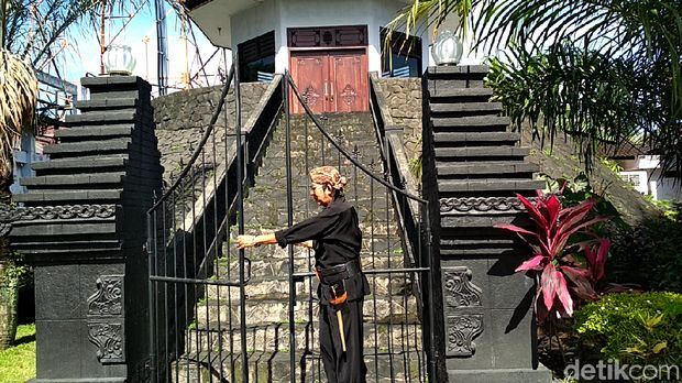 Pendopo Agung Ronggohadinegoro Blitar/