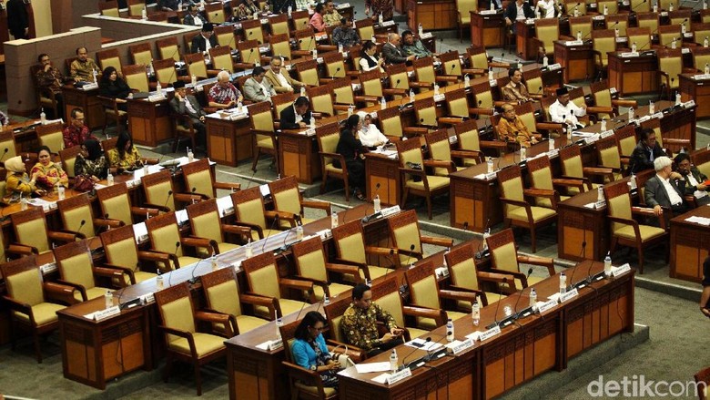 DPR Buka Kemungkinan Lantik Pimpinan Baru dari PDIP Besok DPR Buka Kemungkinan Lantik Pimpinan Baru dari PDIP Besok