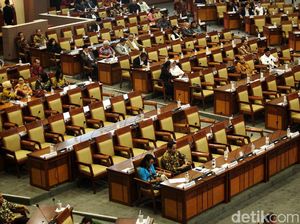 Otak-atik UU MD3: Tidak Ditandatangani, Gugat ke MK hingga Perppu