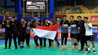 Kemenangan Indonesia dipastikan oleh Rian Agung Saputro/Hendra Setiawan. Mereka menyudahi perlawanan Han Chengkai/Zhou Haodong dua gim langsung 21-14, 21-19. Foto: dok. Humas PBSI
