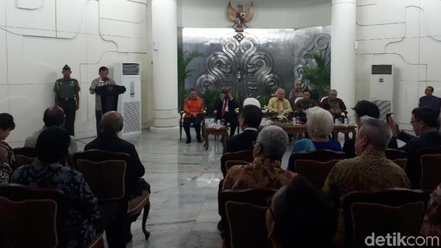 Wapres JK Terima Penghargaan dari World China Economic Summit